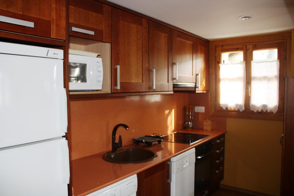 Apartamentos El Rincon De Benas Benasque Szoba fotó
