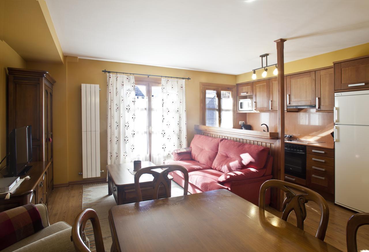 Apartamentos El Rincon De Benas Benasque Kültér fotó